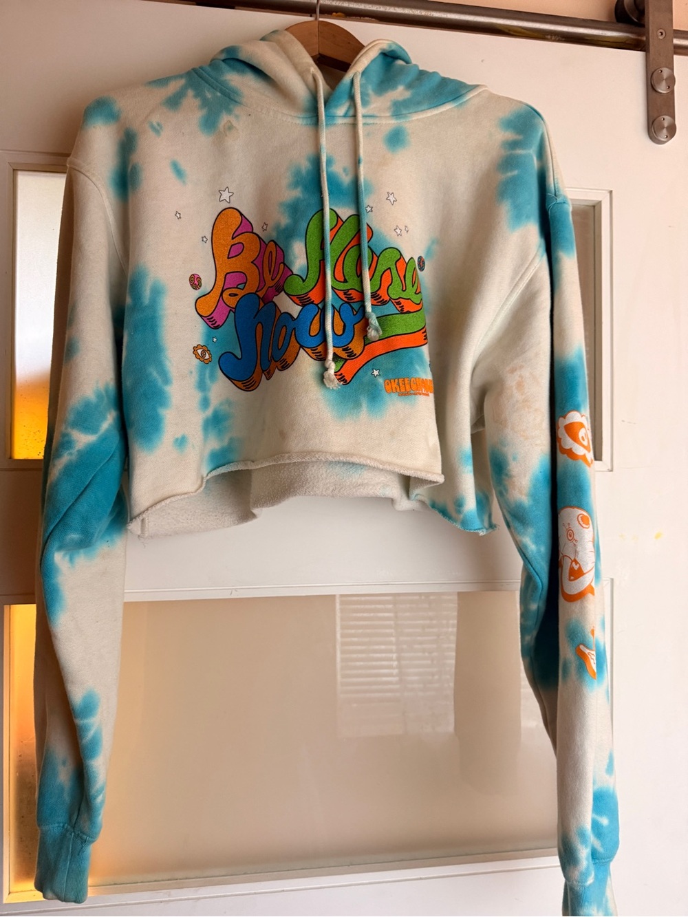Tie-Dye Cropped Hoodie with Colorful Graphic - Blue/White